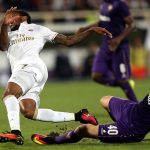 FLORENCE, ITALY - SEPTEMBER 25: Nenad Tomovic of ACF Fiorentina fights for the ball with Luiz Adriano of AC Milan during the Serie A match between ACF Fiorentina and AC Milan at Stadio Artemio Franchi on September 25, 2016 in Florence, Italy. (Photo by Gabriele Maltinti/Getty Images)